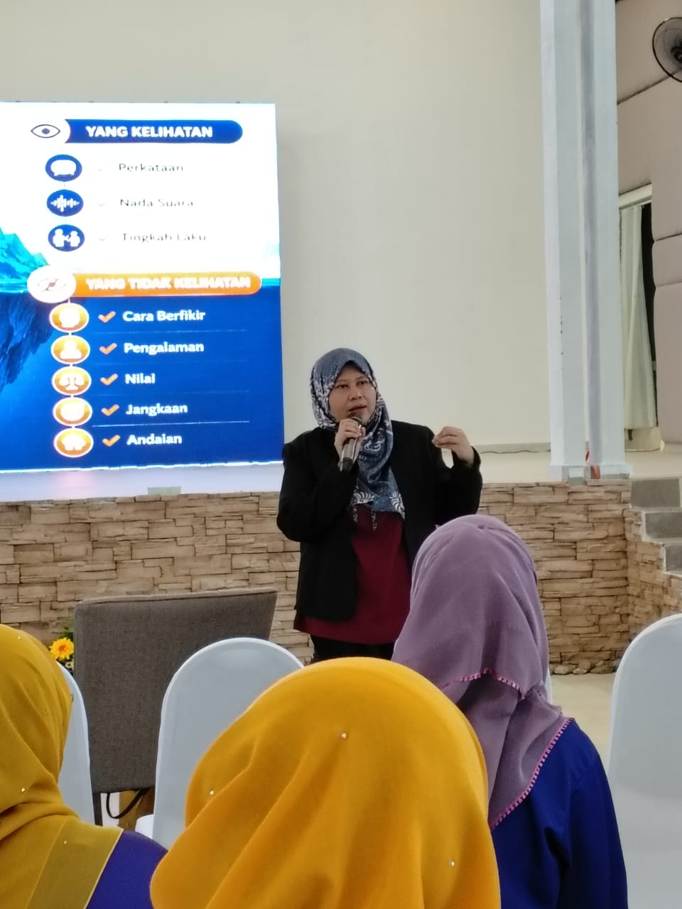 Sesi penerangan komunikasi oleh Coach Geeha dalam Program Keluarga Sakinah 2026